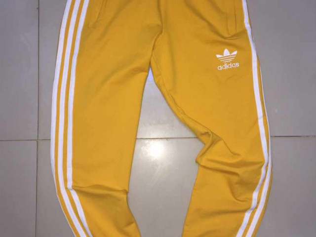 Fatos Adidas originais, Roupa, Bissau