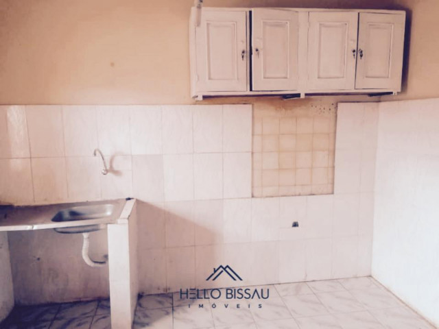 Una casa no Bairro de Luanda, Casas, Bissau