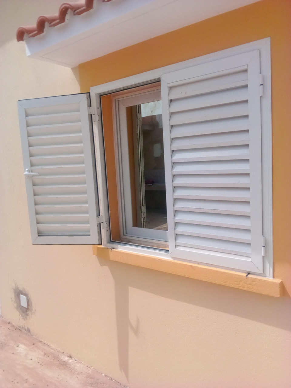 Verre Aluminium, Portas - Janelas, Bissau