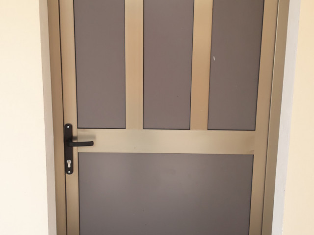 Verre Aluminium, Portas - Janelas, Bissau
