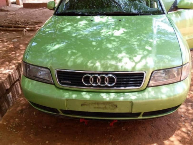Audi A6, Carros, Bissau