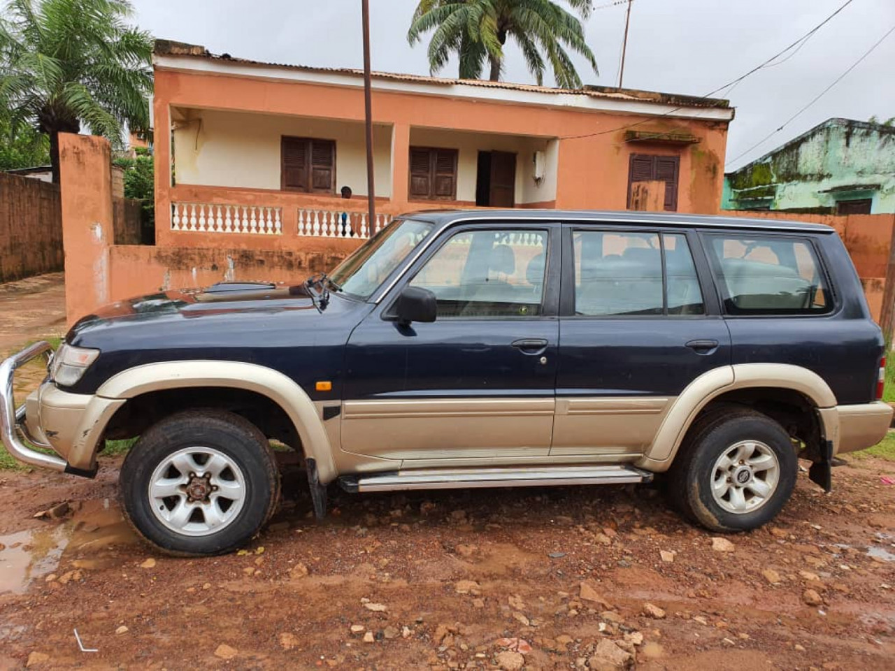 Nissan Patrol, Carros, Bissau