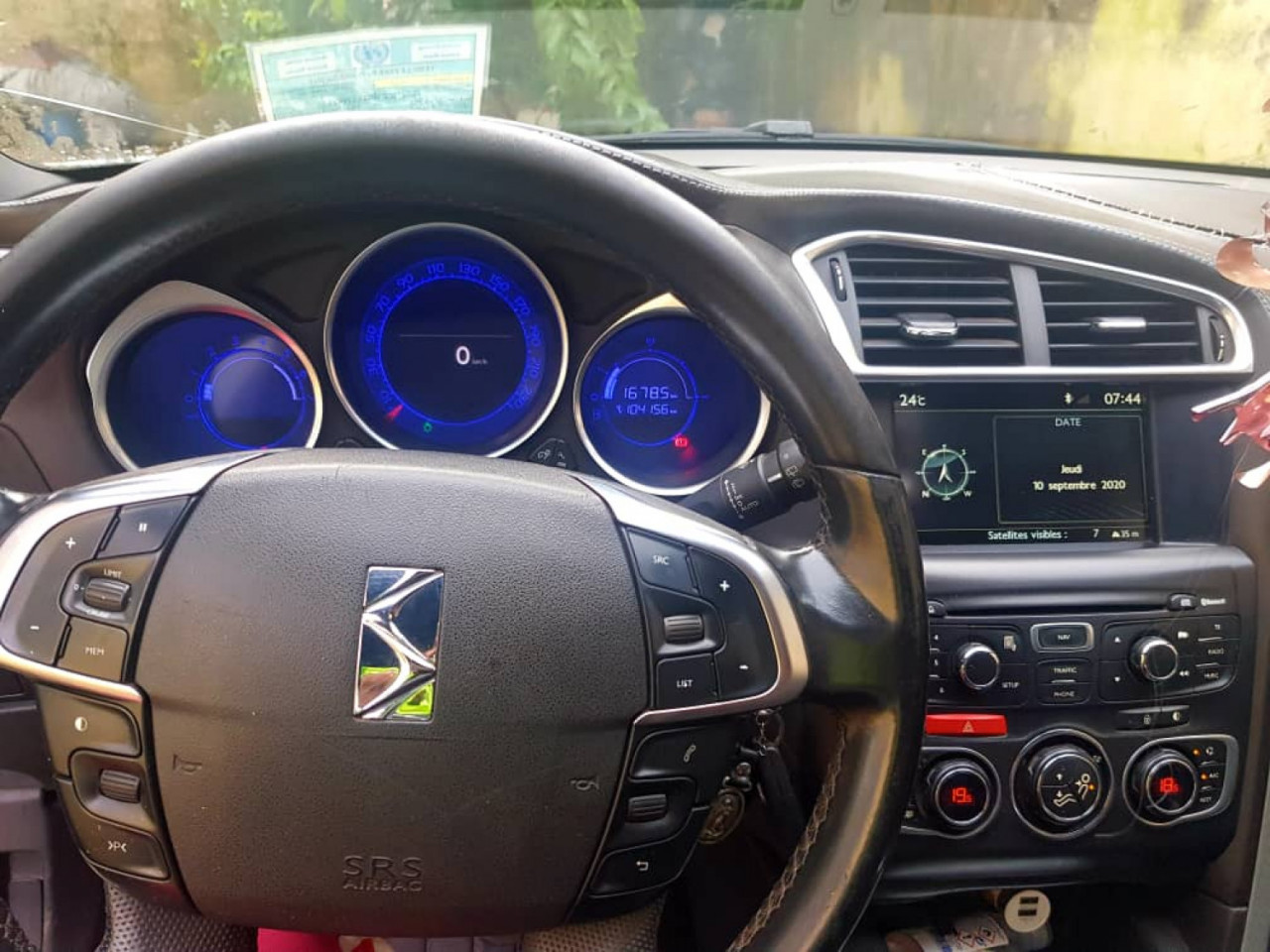 CITROEN DS 4, Carros, Bissau