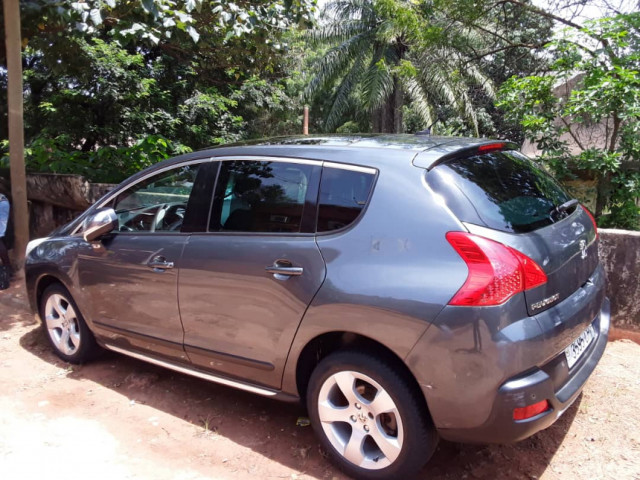 Peugeot 3008, Carros, Bissau