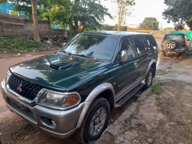 Mitsubishi Pajero, Carros, Bissau