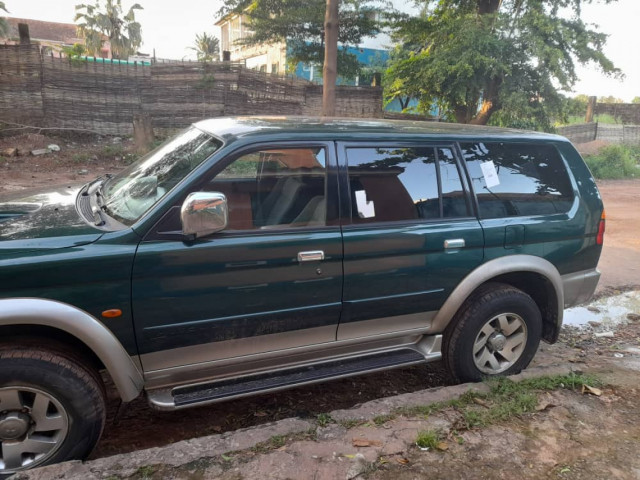 Mitsubishi Pajero, Carros, Bissau