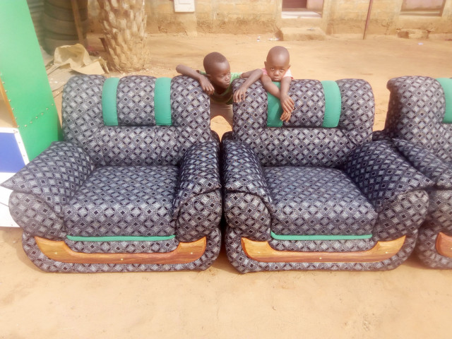Confecção de Camas e Sofas, Camas - Poltronas, Bissau