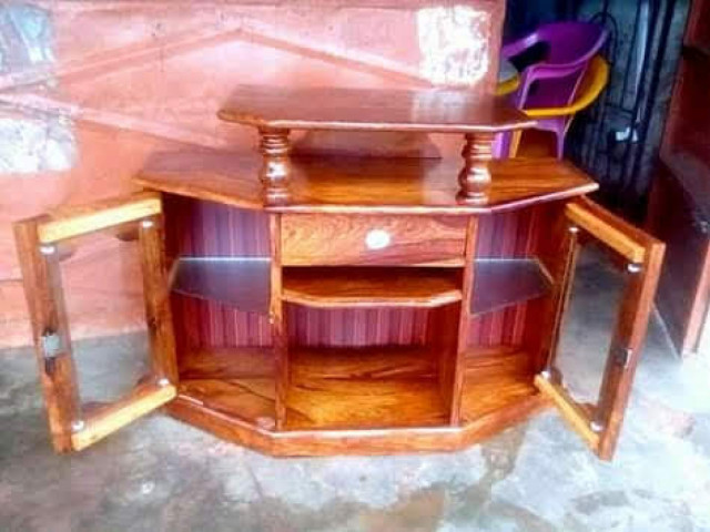 Polon ceko, Outros Móveis, Bissau