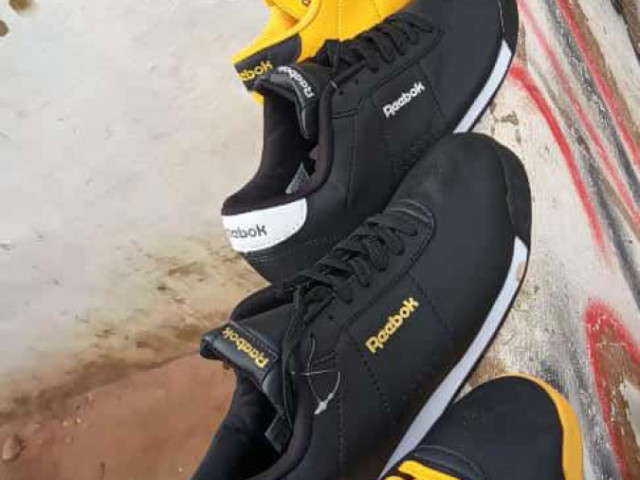 Tenis Reebock, Calçado, Bissau