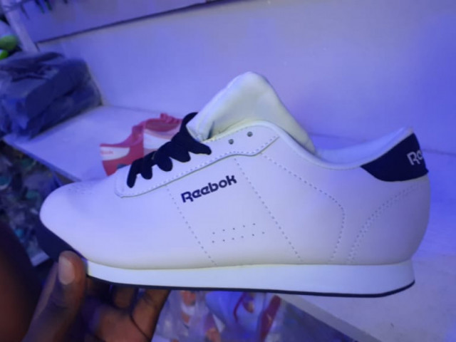 Tenis Reebock, Calçado, Bissau