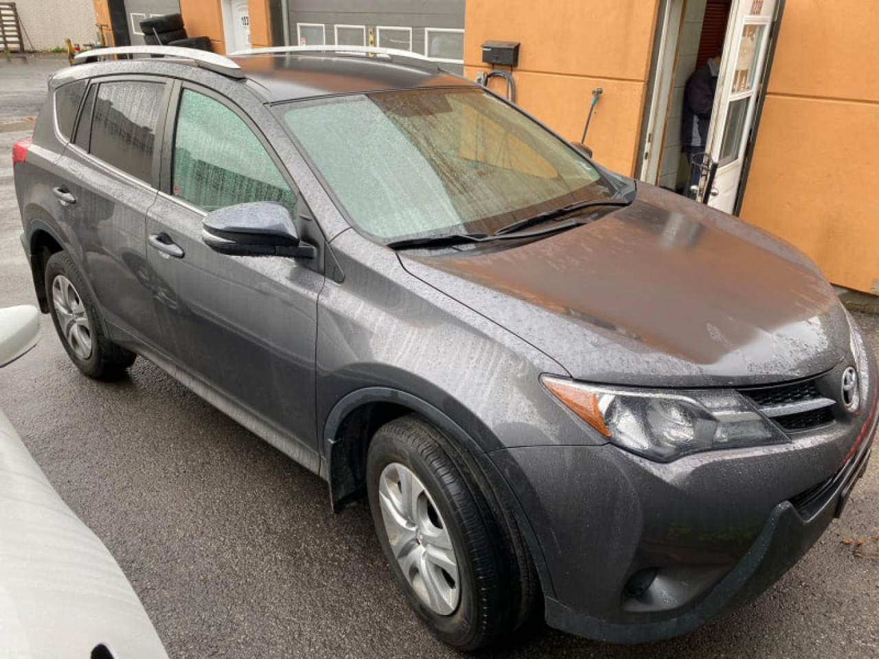 Toyota Rav4, Carros, Bissau