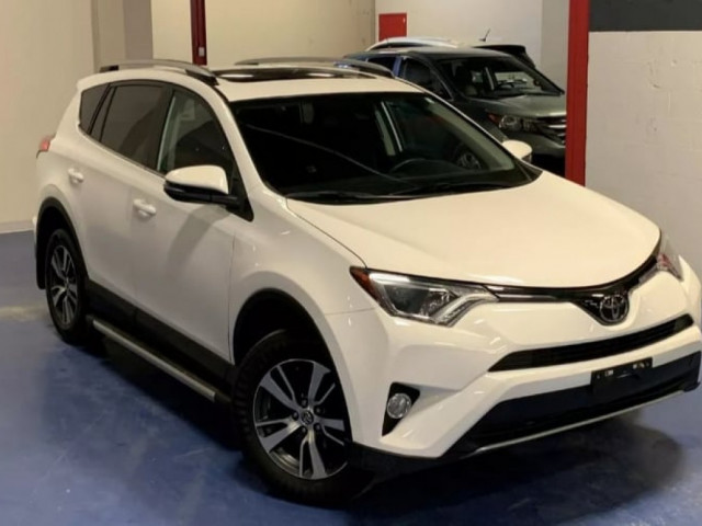 Toyota Rav4, Carros, Bissau
