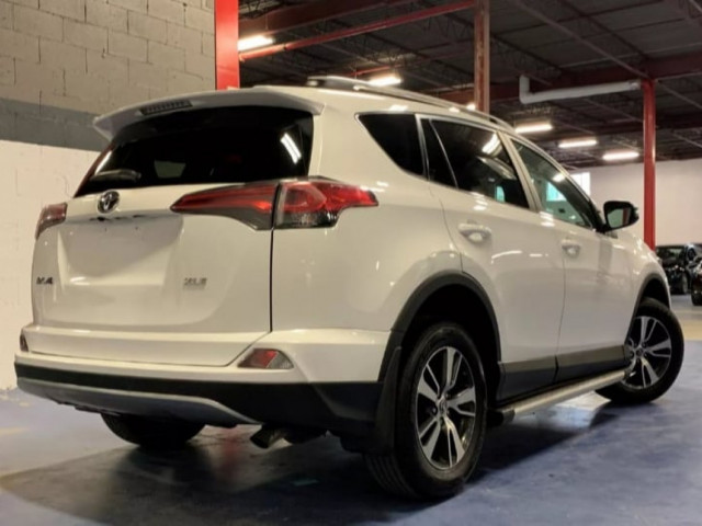Toyota Rav4, Carros, Bissau