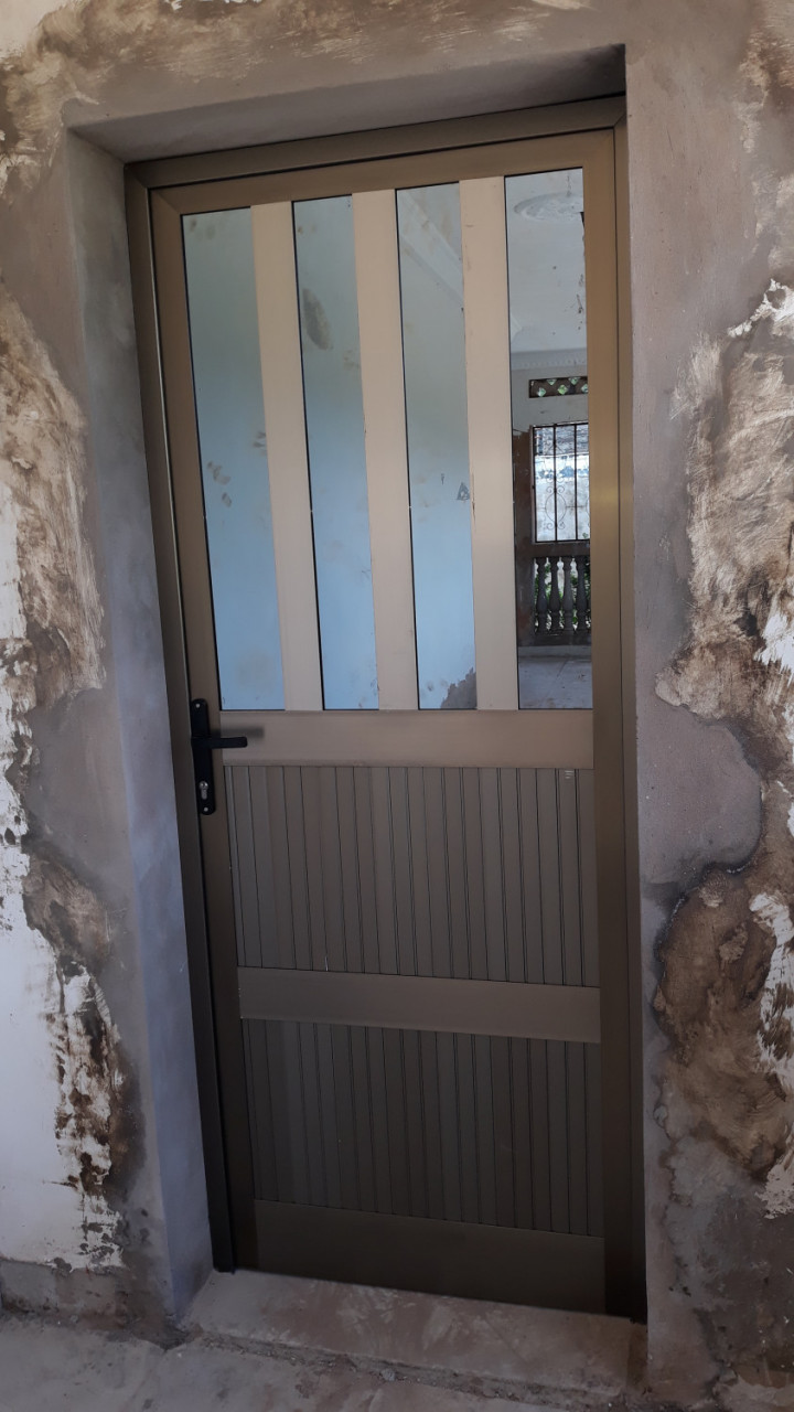 Portas Aluminio, Qualquer Outro, Bissau