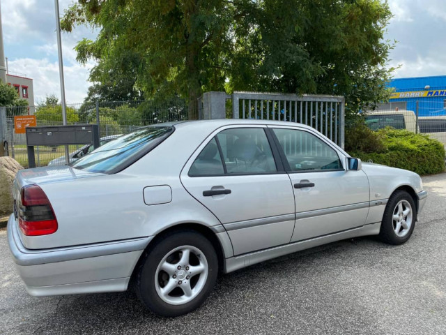 Mercedes-Benz C-Class ELEGANCE, Carros, Bissau
