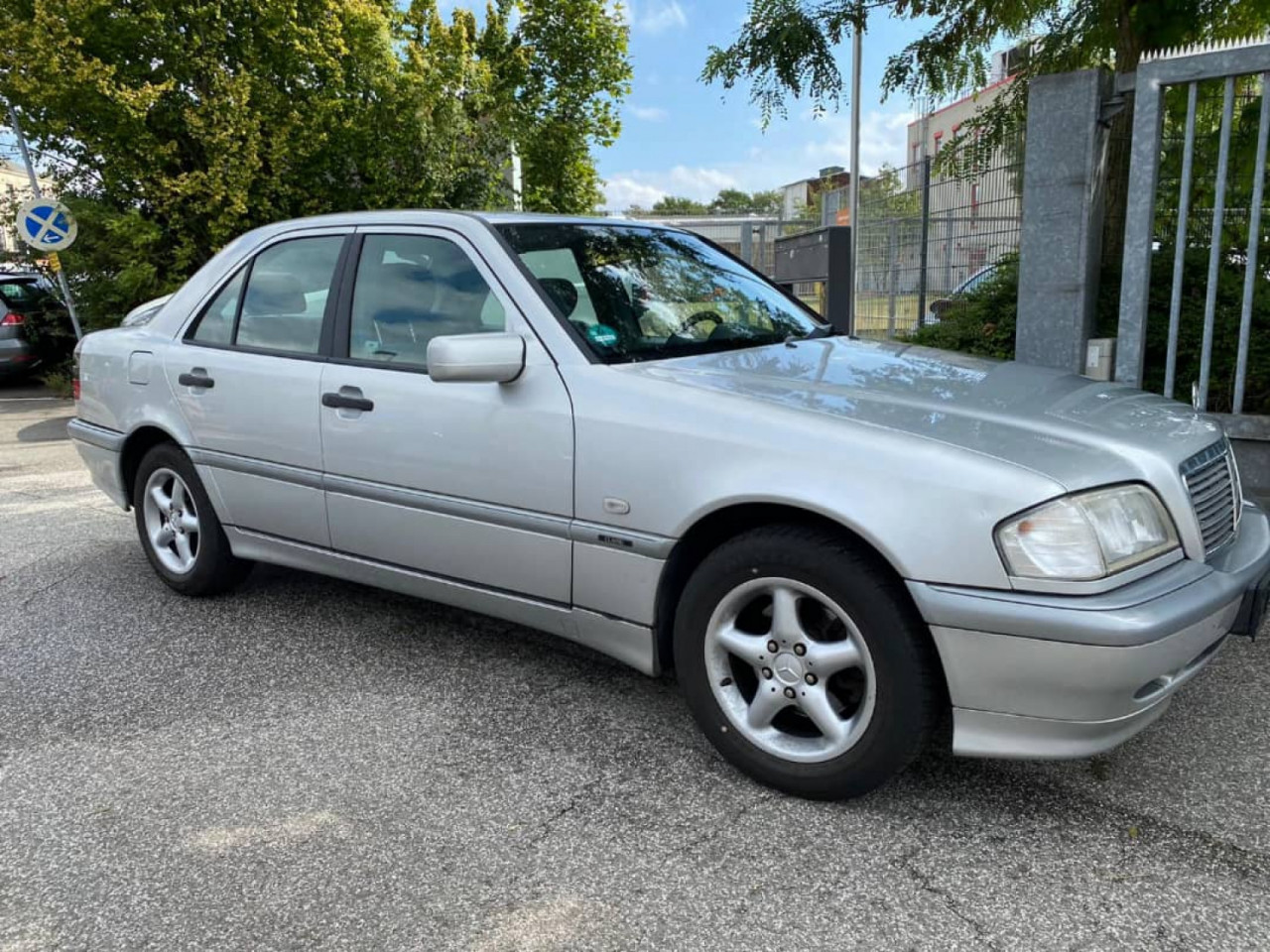 Mercedes-Benz C-Class ELEGANCE, Carros, Bissau