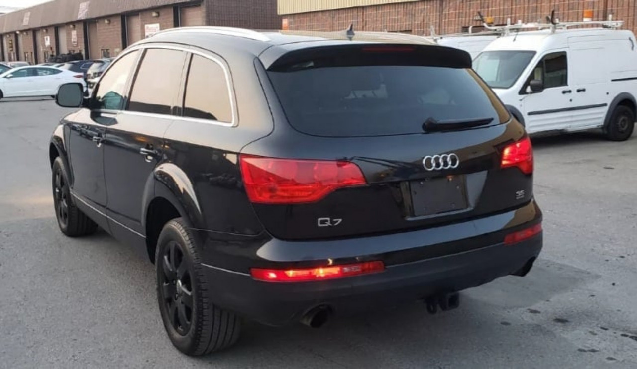 Audi Q7, Carros, Bissau