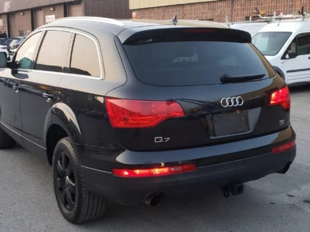 Audi Q7, Carros, Bissau