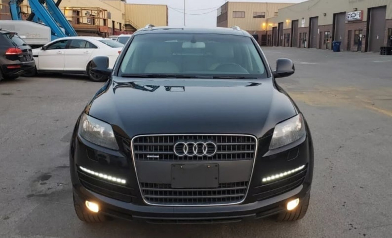 Audi Q7, Carros, Bissau