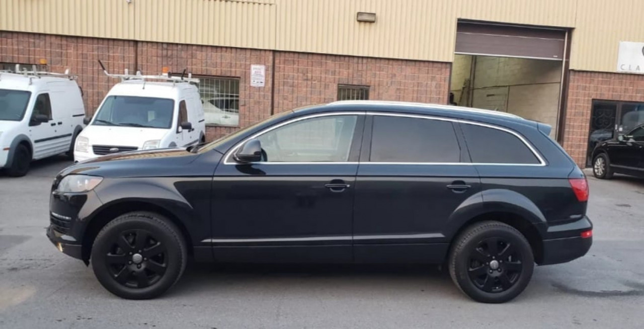 Audi Q7, Carros, Bissau