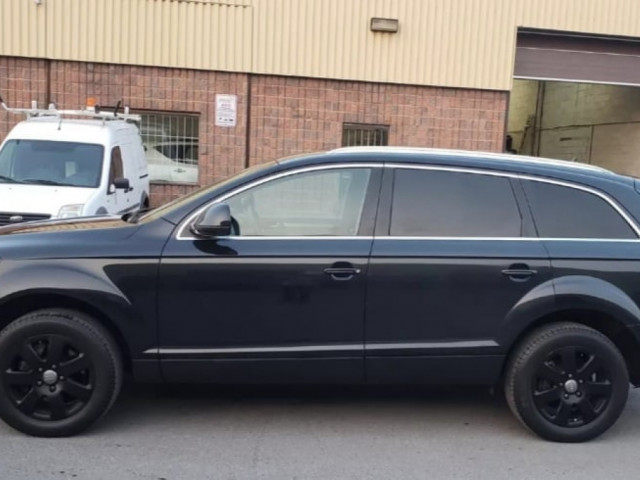 Audi Q7, Carros, Bissau