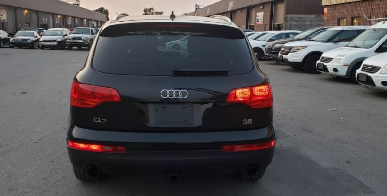 Audi Q7, Carros, Bissau