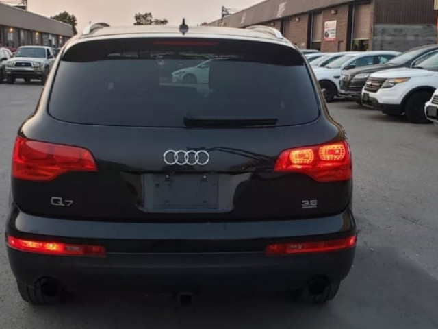 Audi Q7, Carros, Bissau