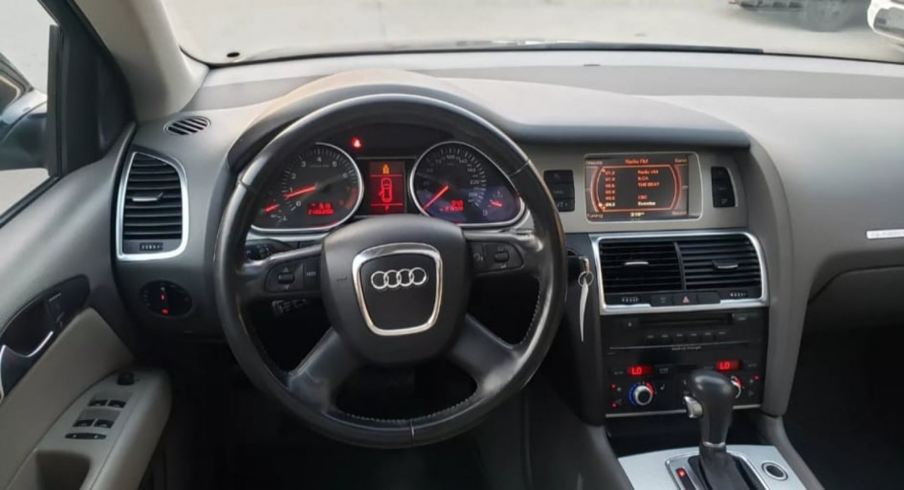 Audi Q7, Carros, Bissau