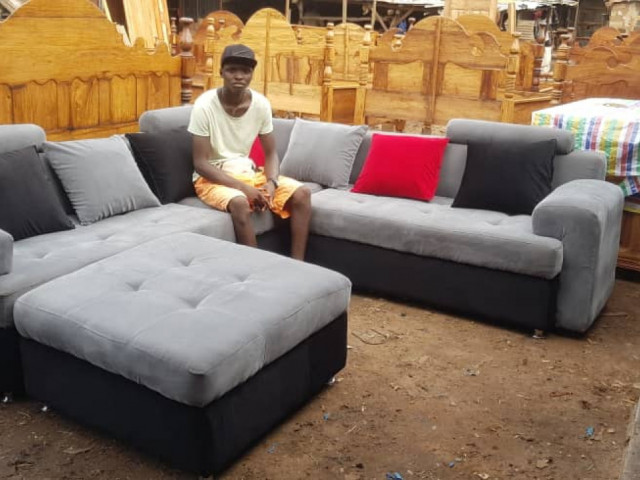 Sofa europeu, Camas - Poltronas, Bissau