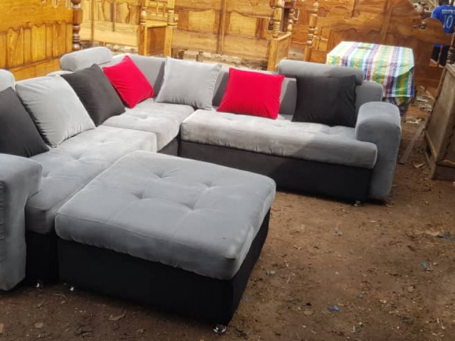 Sofa europeu, Camas - Poltronas, Bissau