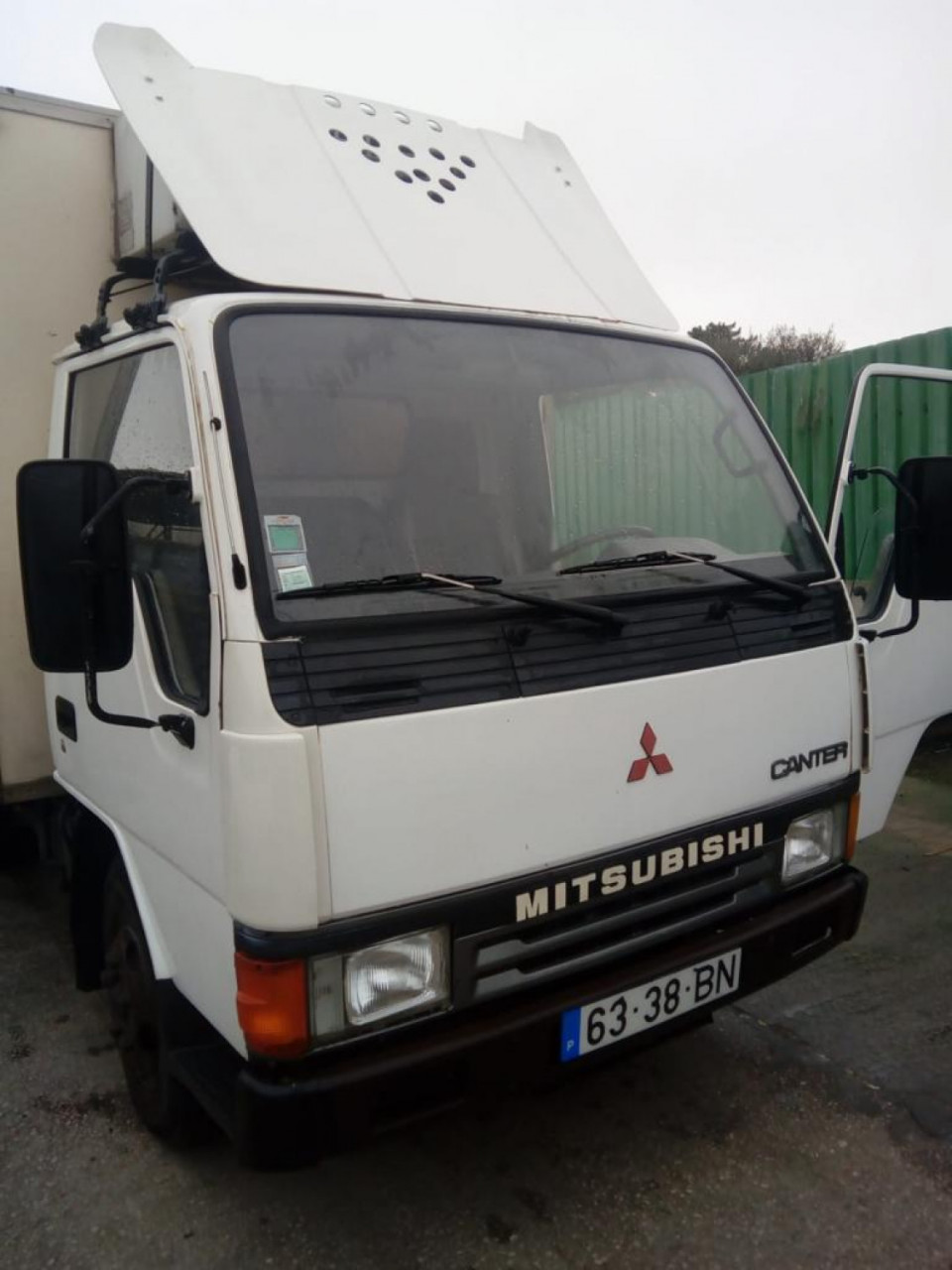 MITSUBISHI CANTER, Camiões - Autocarros, Cacheu