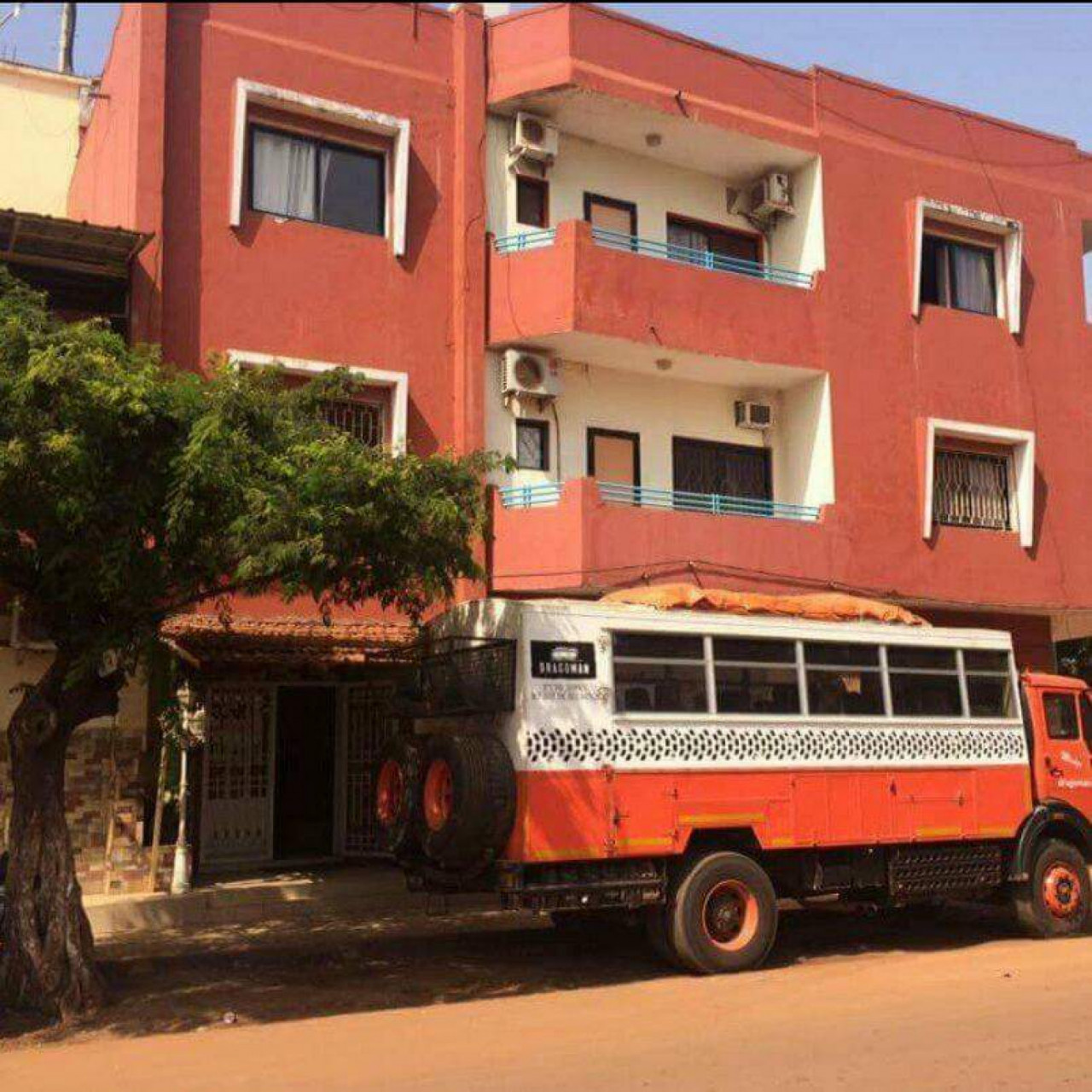Hotel Diarama, Comercial, Bissau