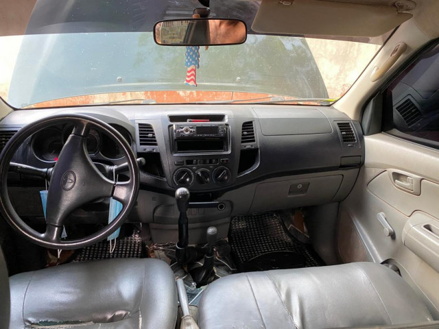 Toyota Hilux, Carros, Bissau