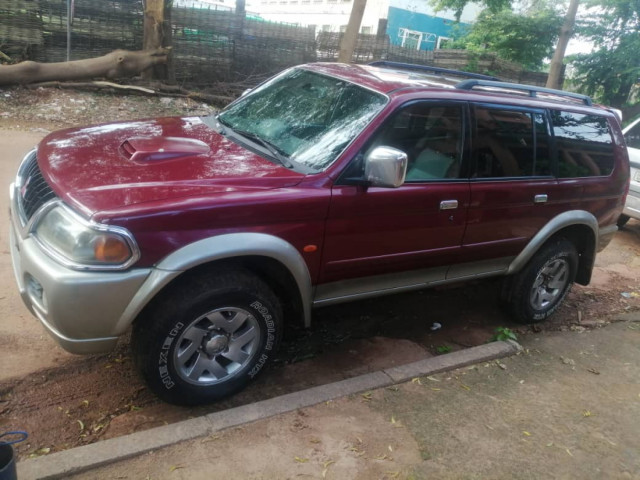 Mitsubishi Pajero, Carros, Bissau