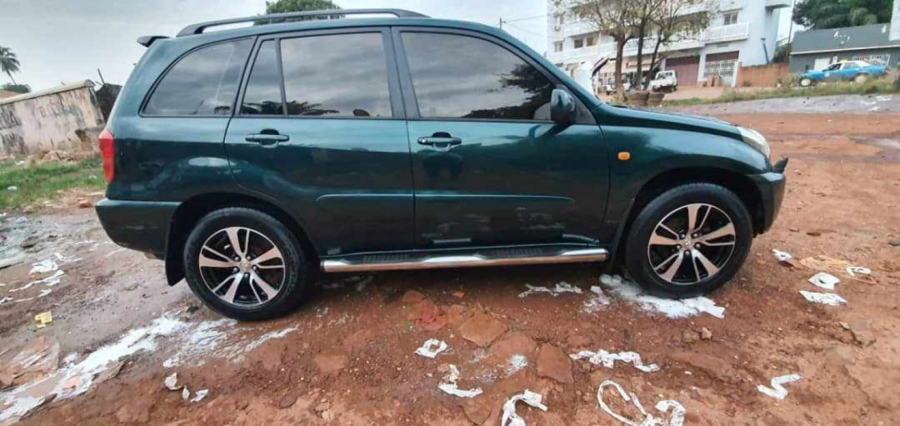 Toyota Rav4, Carros, Bissau