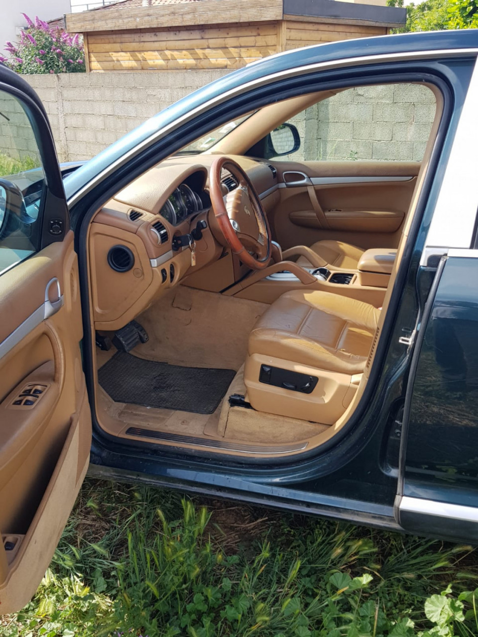 Porsche Cayenne S, Carros, Bissau