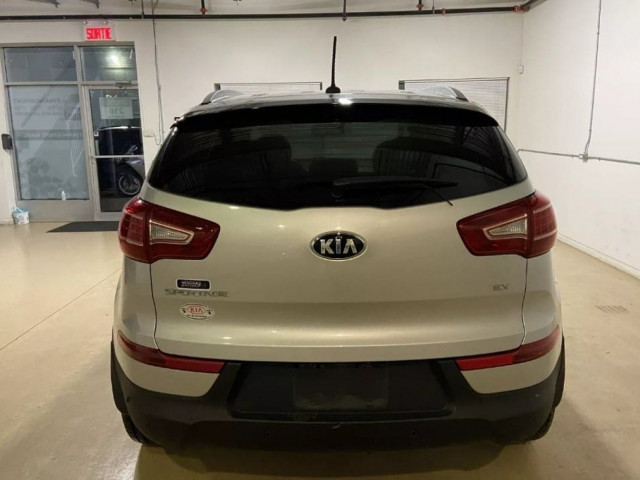 Kia Sportage, Carros, Bissau