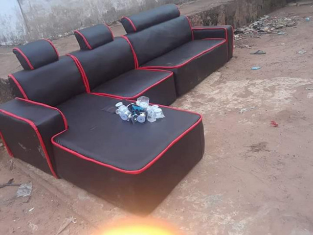 Sofa europeu, Camas - Poltronas, Bissau