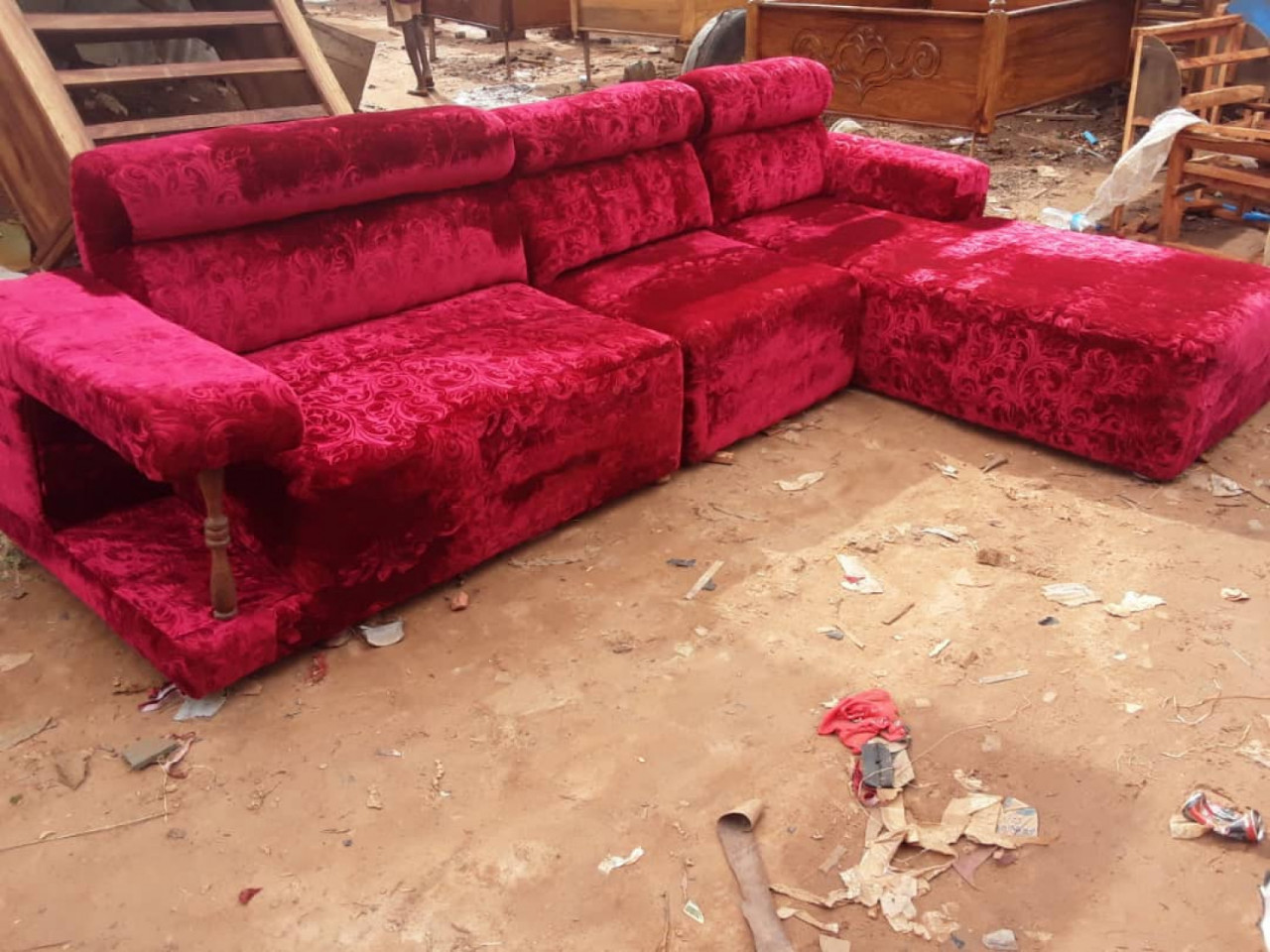Sofá europeu, Camas - Poltronas, Bissau