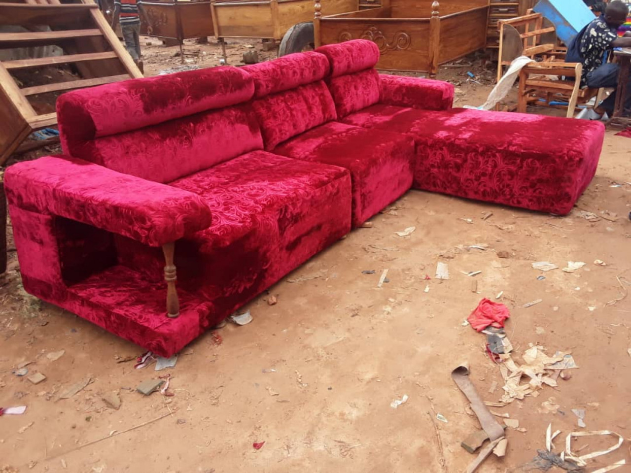 Sofá europeu, Camas - Poltronas, Bissau