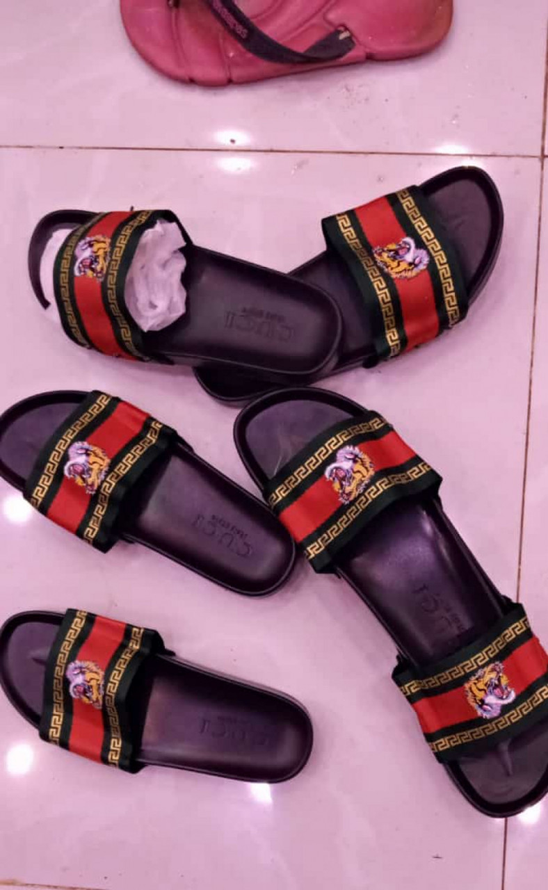 Sapatos ultima moda, Calçado, Bissau