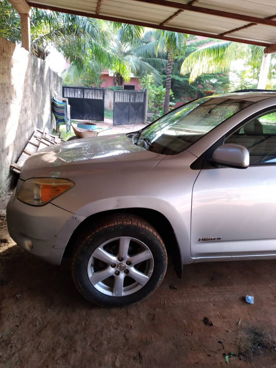 Toyota RAV4 Nio, Carros, Bissau