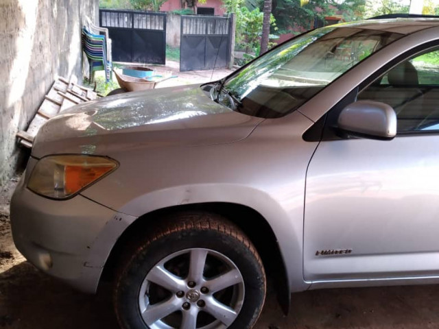 Toyota RAV4 Nio, Carros, Bissau