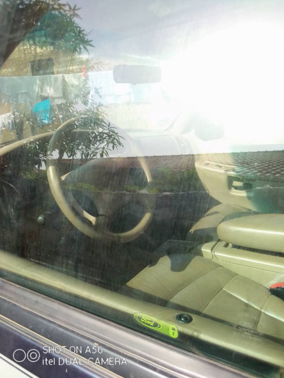 Ford Explorer, Carros, Bissau