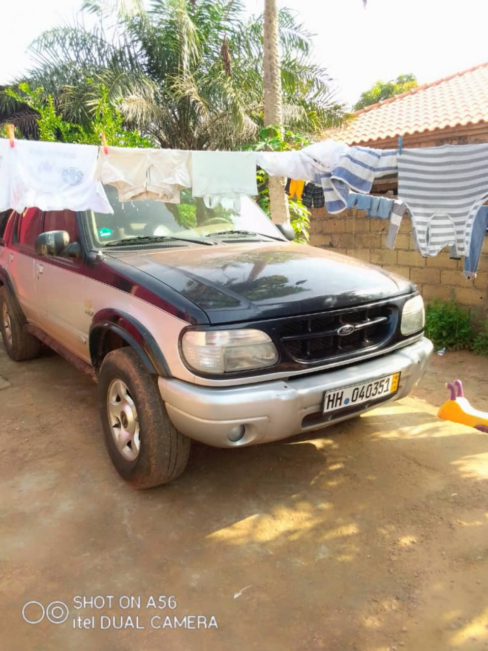 Ford Explorer, Carros, Bissau