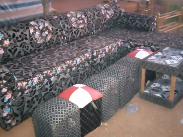 Confecção de Sofas e mesasa, Camas - Poltronas, Bissau