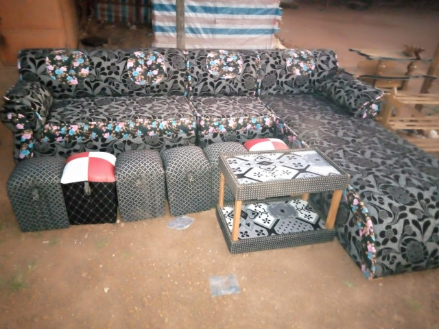 Confecção de Sofas e mesasa, Camas - Poltronas, Bissau