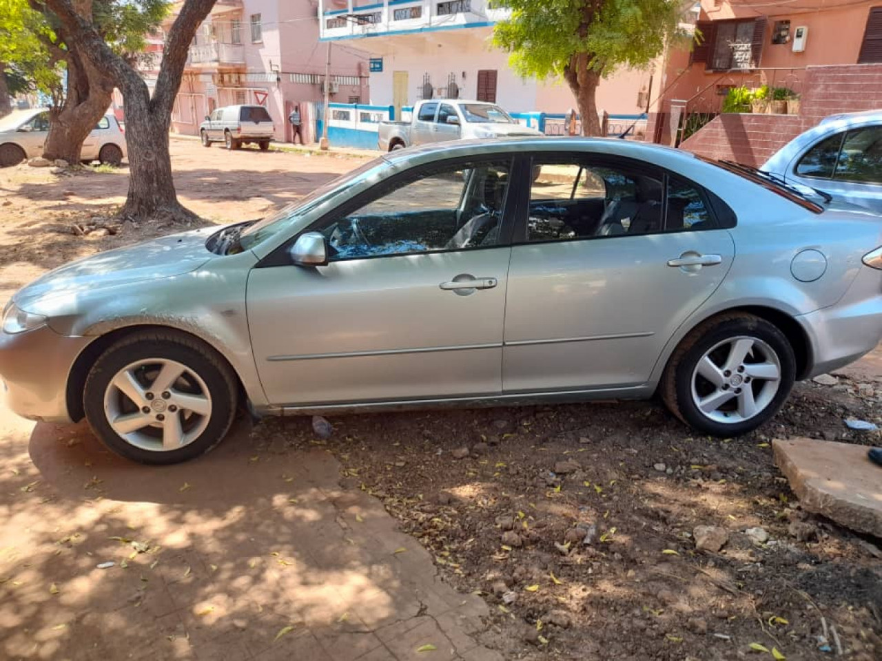 Mazda 6, Carros, Bissau