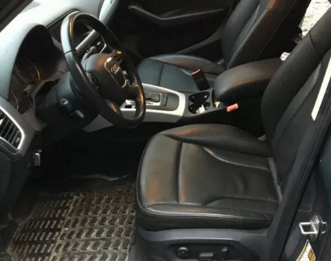 AUDI Q5, Carros, Bissau
