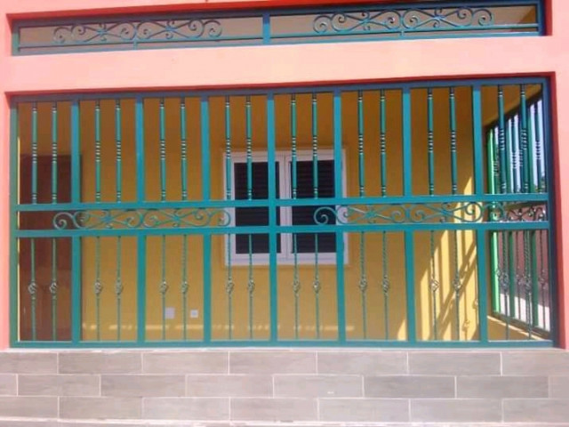 Grelhas moda especial, Portas - Janelas, Bissau